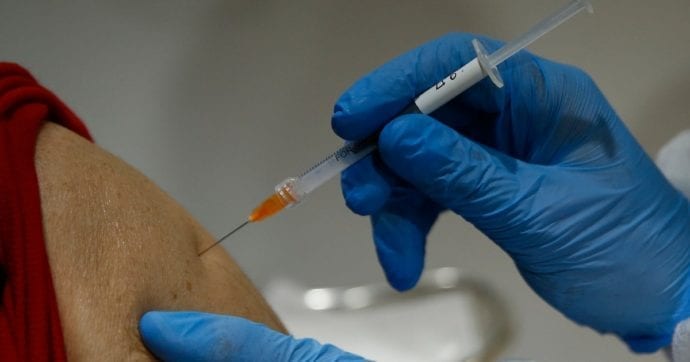 Immagine di copertina di: Puglia, la Cisal firma il protocollo per le vaccinazioni anti Covid nelle aziende